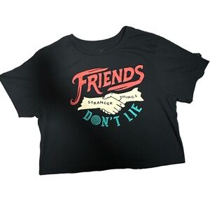 Stranger Things Friends Don’t Lie Crop Top Hand Shake XXL